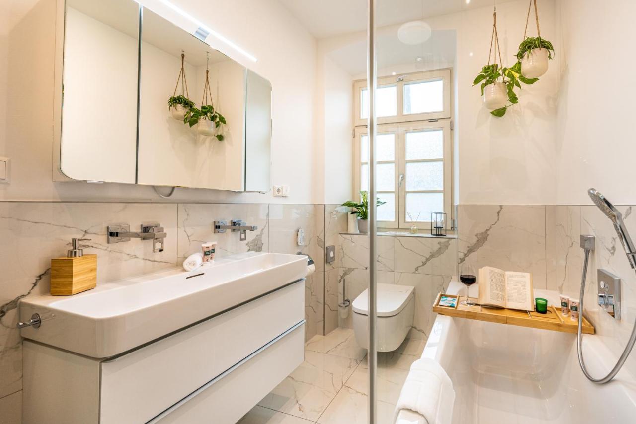 Vivid Luxury Apartment Ludwigsburg - Bluehendes Barock-Forum-Schloss-Modern Екстериор снимка
