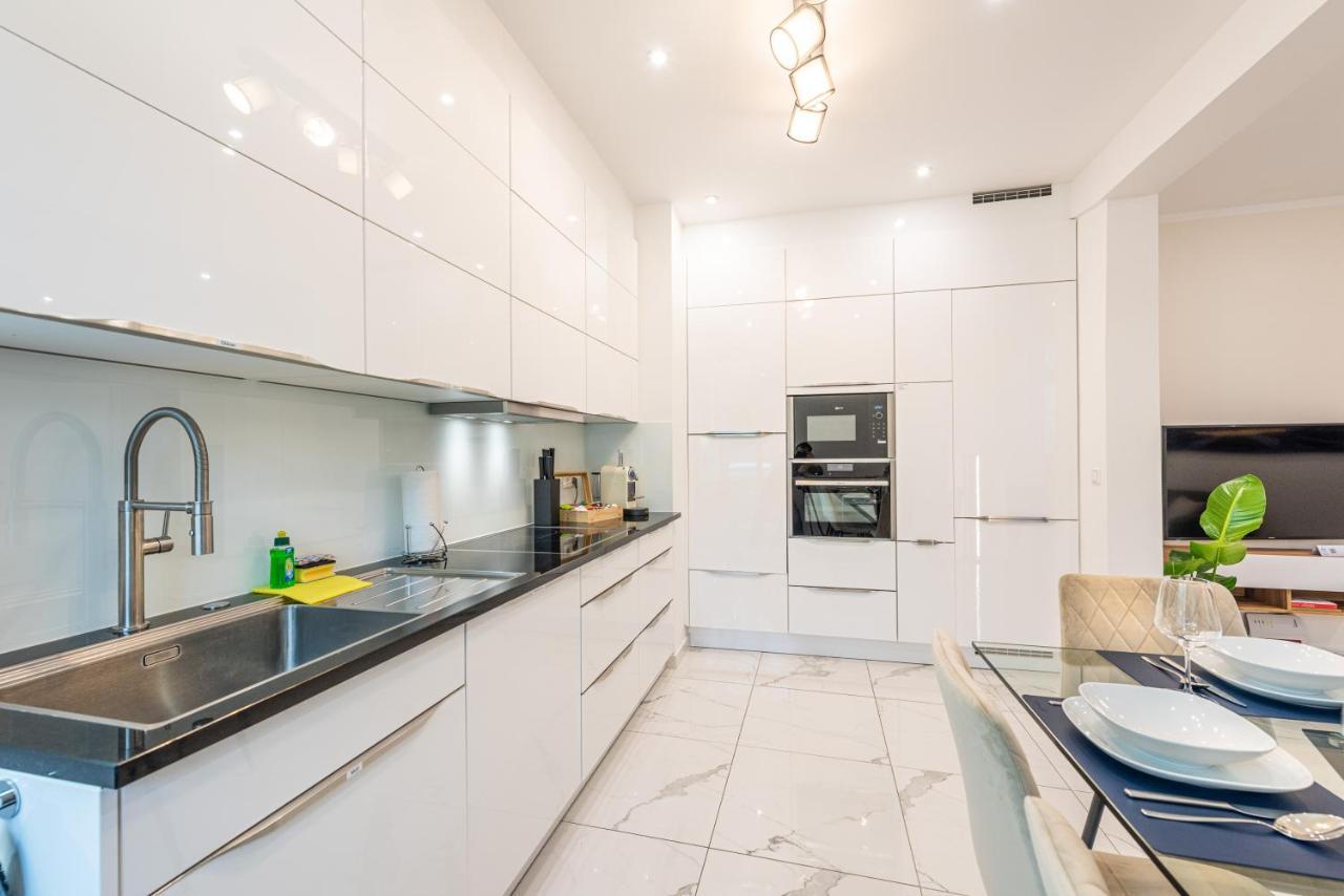Vivid Luxury Apartment Ludwigsburg - Bluehendes Barock-Forum-Schloss-Modern Екстериор снимка
